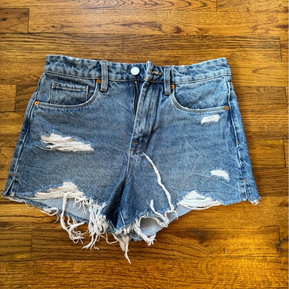 Distressed denim short